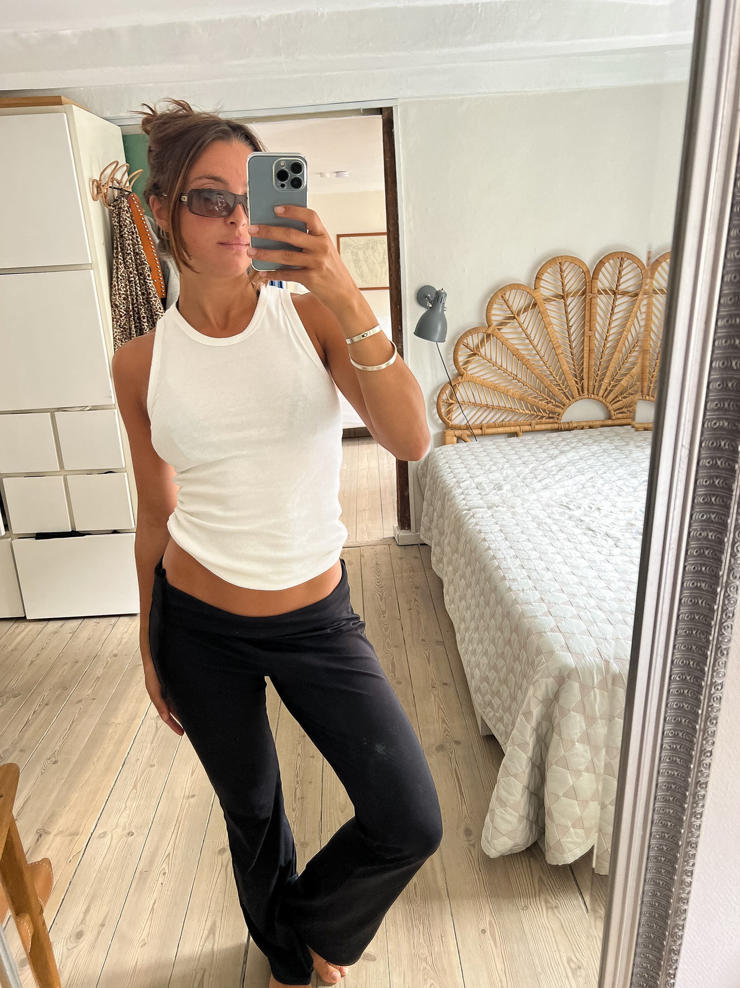 Sofie er 165 cm høj og bruger størrelse XS. | hvid