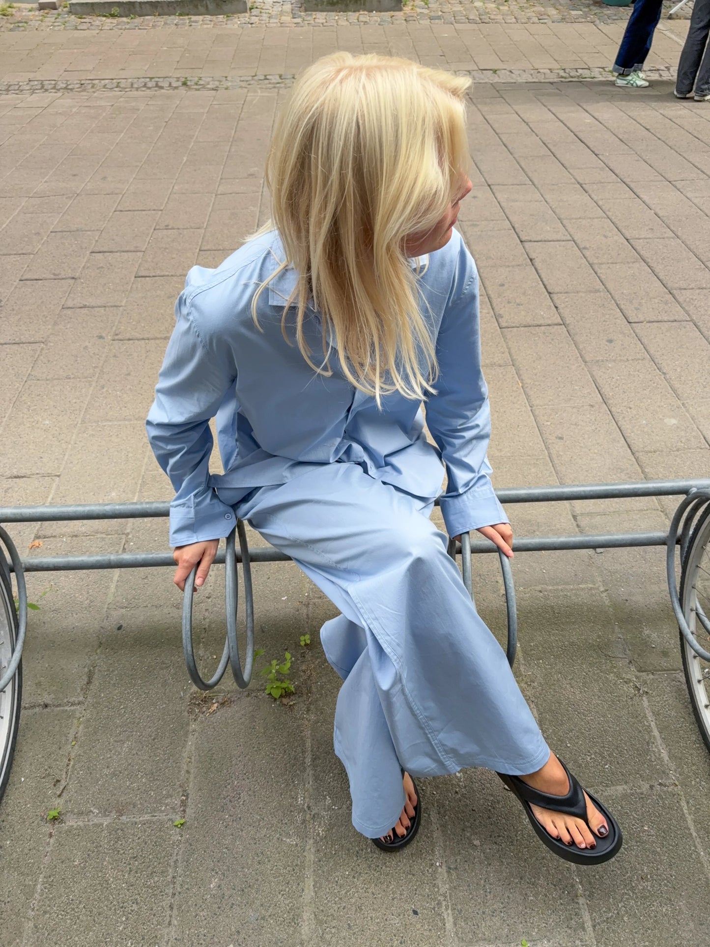 Sofie er 170 cm høj og bruger størrelse M