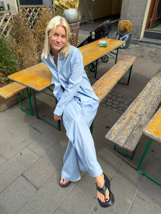 Sofie er 170 cm høj og bruger størrelse M.