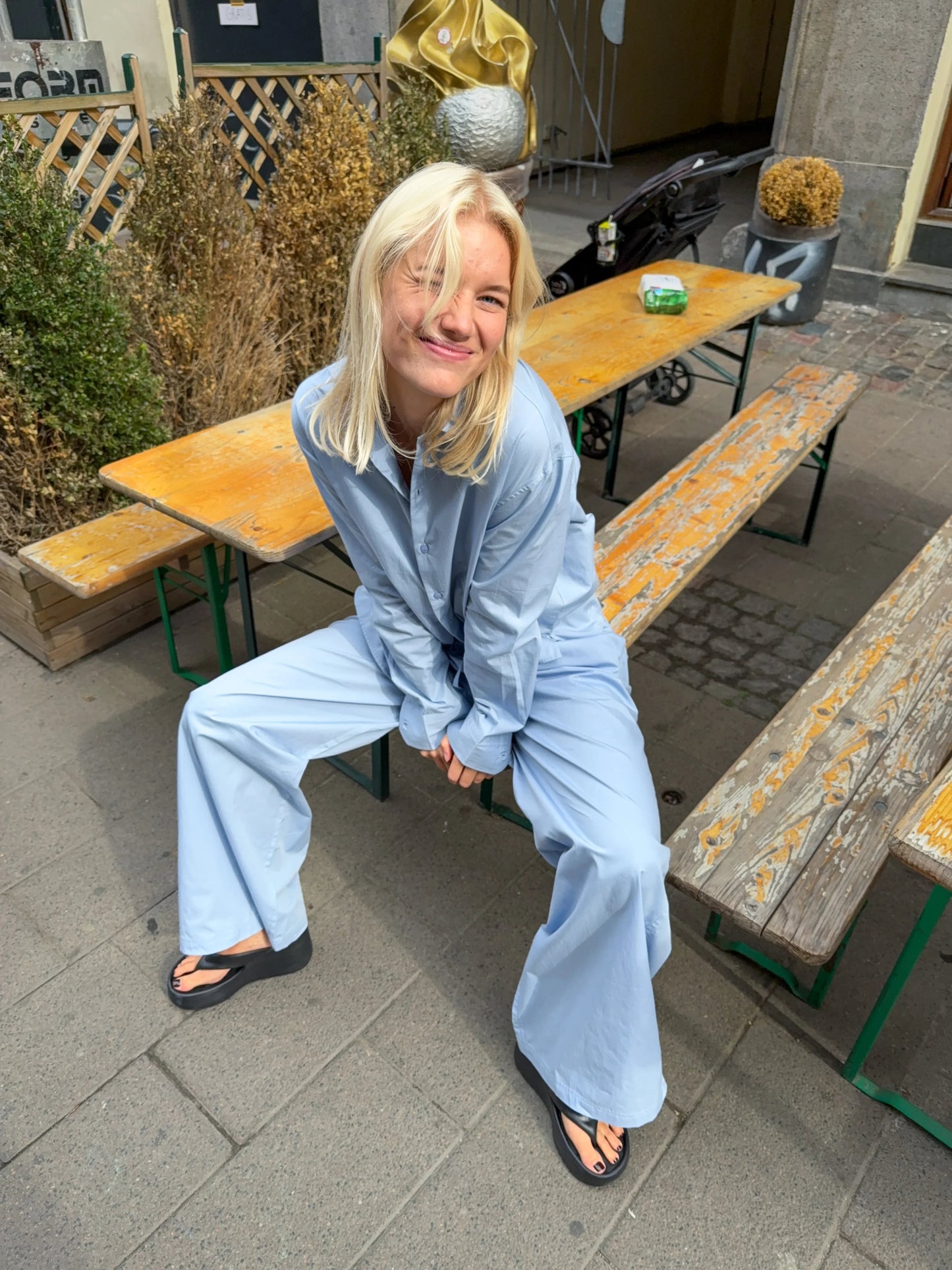 Sofie er 170 cm høj og bruger størrelse M