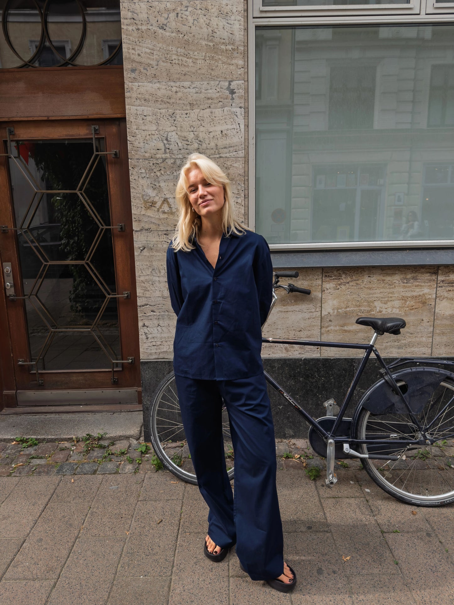 Sofie er 170 cm høj og bruger størrelse M.