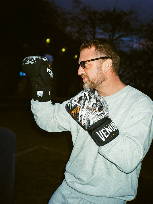 KT er 182 cm høj og bruger størrelse XL.