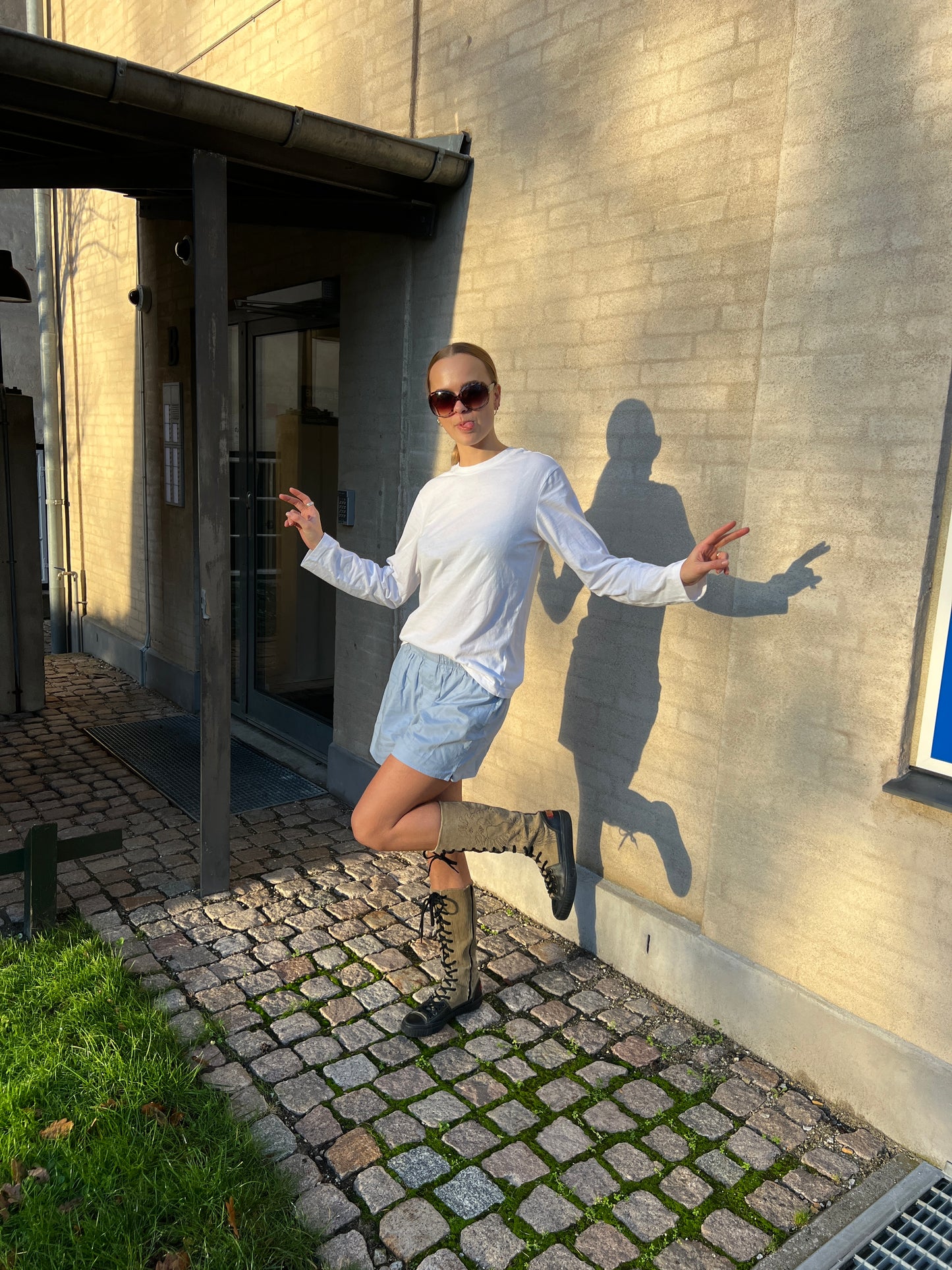 Lea er 178 cm høj og bruger størrelse M. | hvid