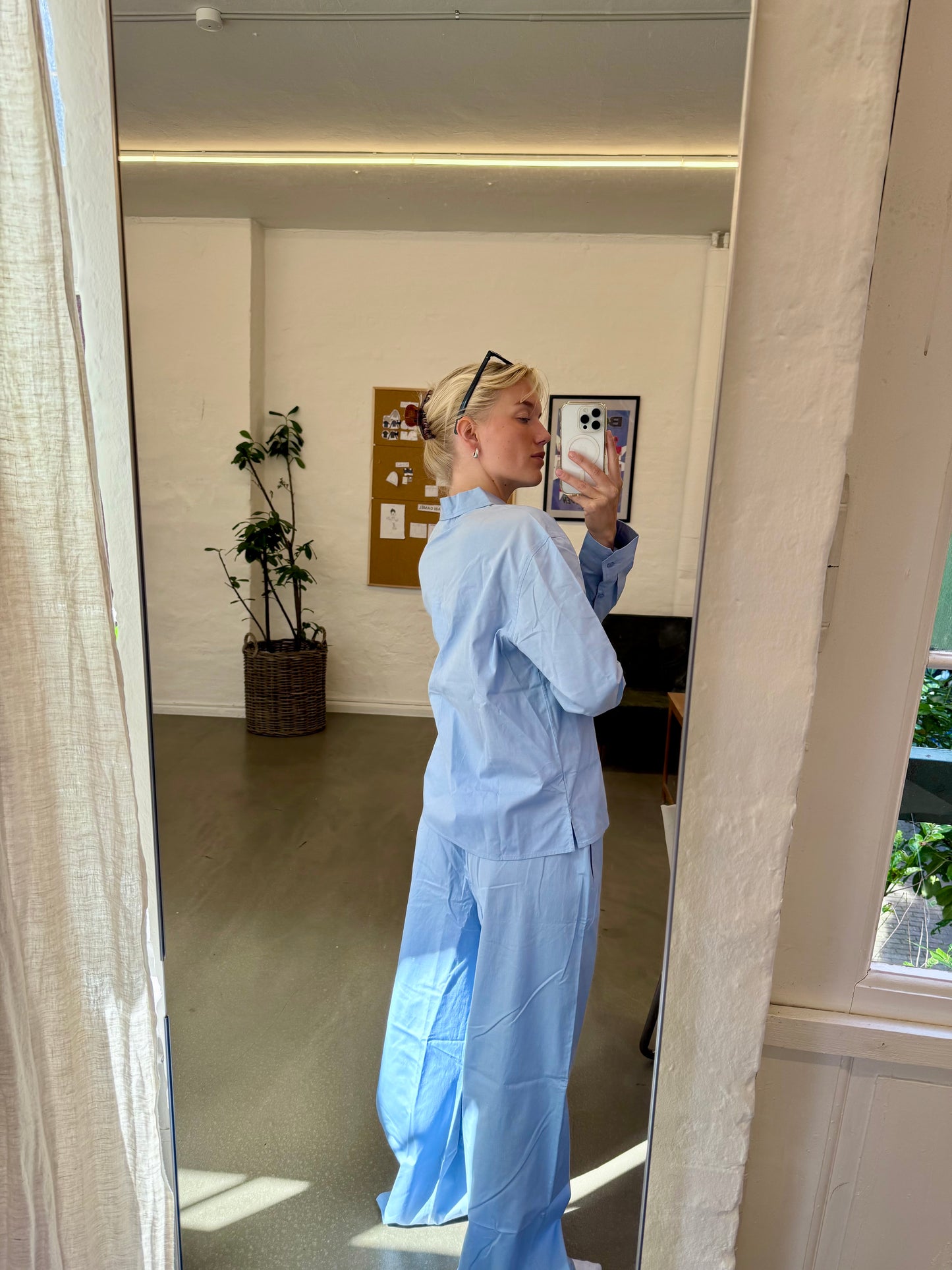 Sofie er 170 cm høj og bruger størrelse M