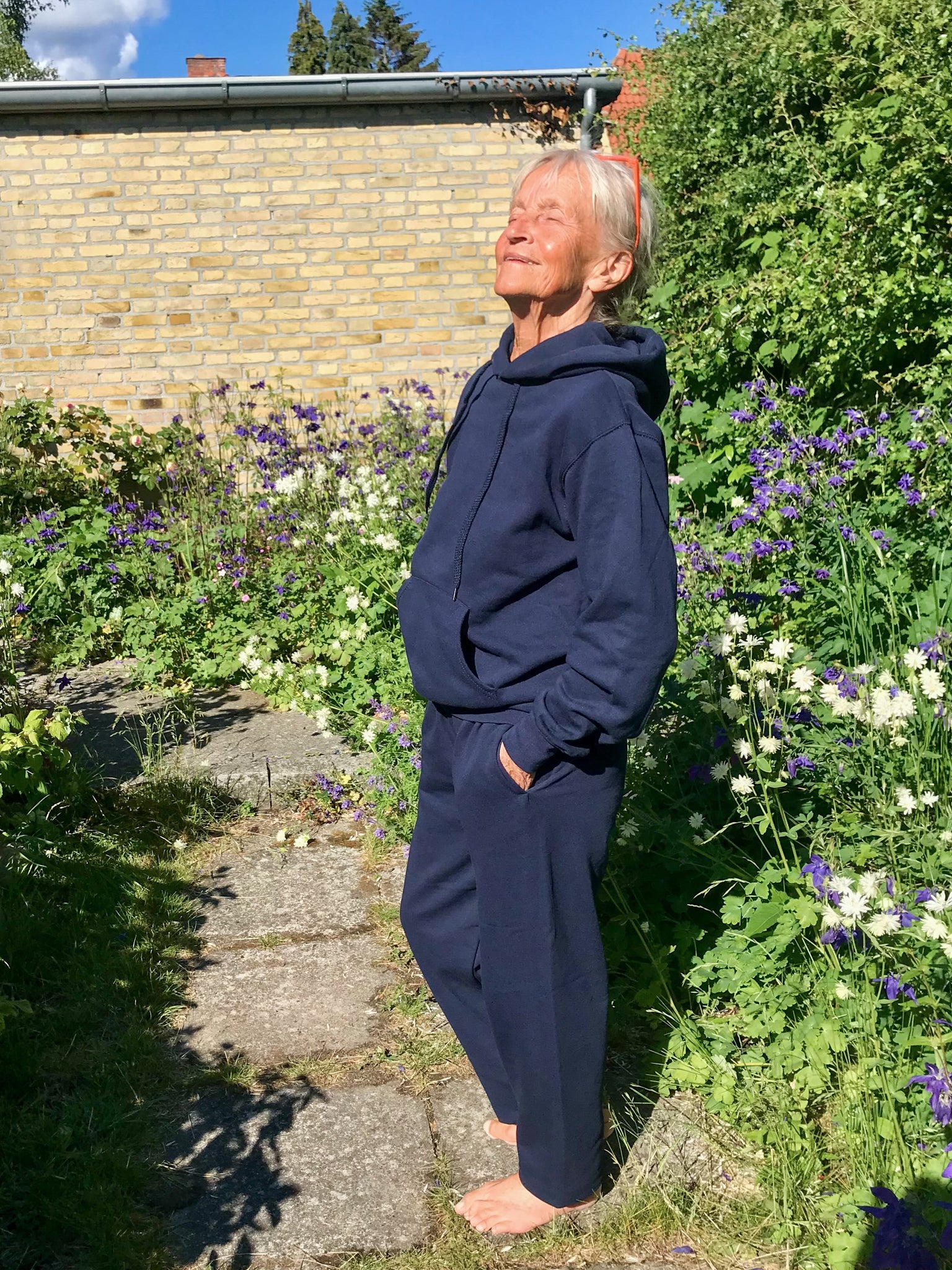 Bodil er 162 cm høj og bruger størrelse S. | uden mørkeblå