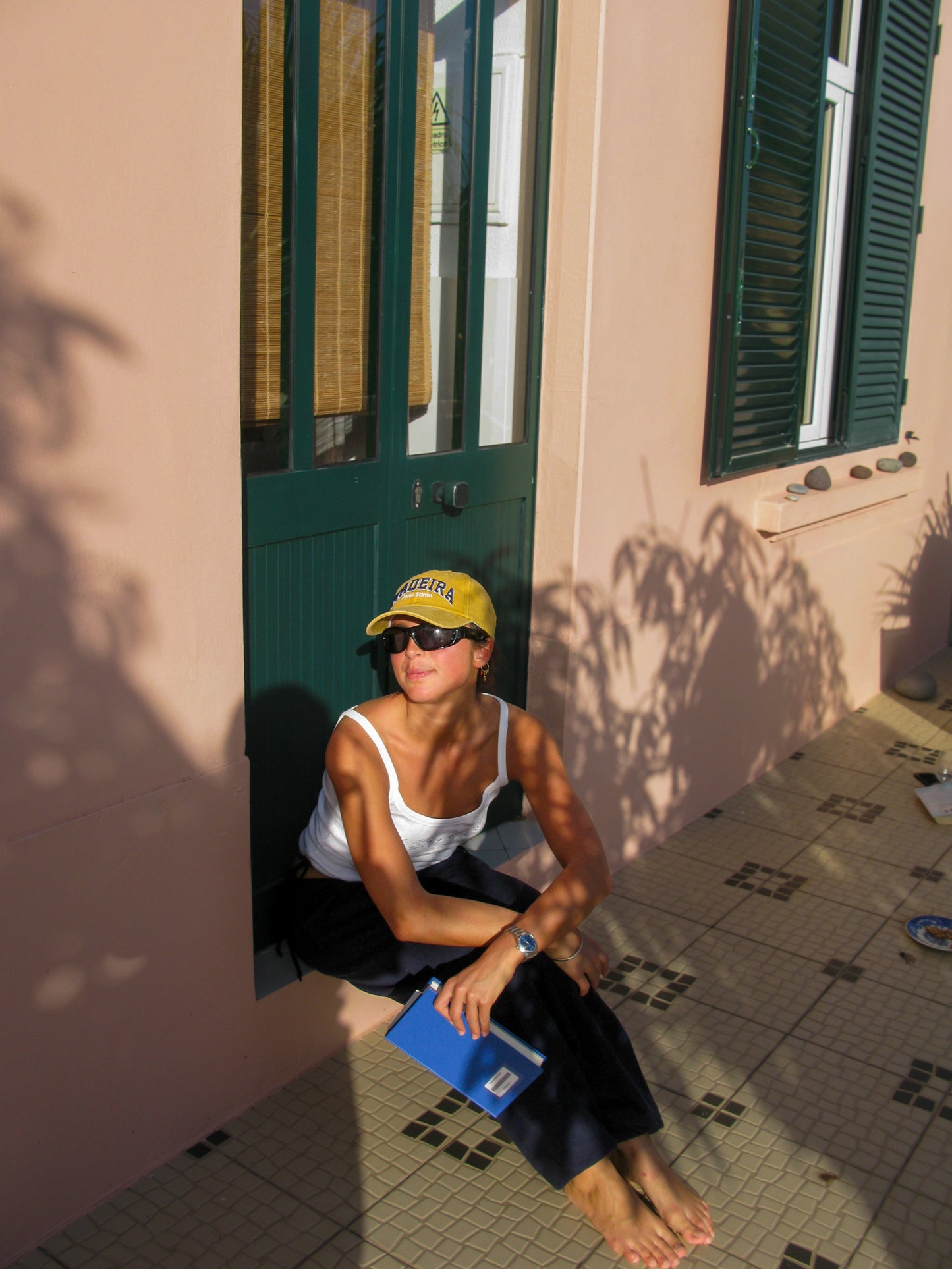 Sofie er 165 cm høj og bruger størrelse M. | med sort