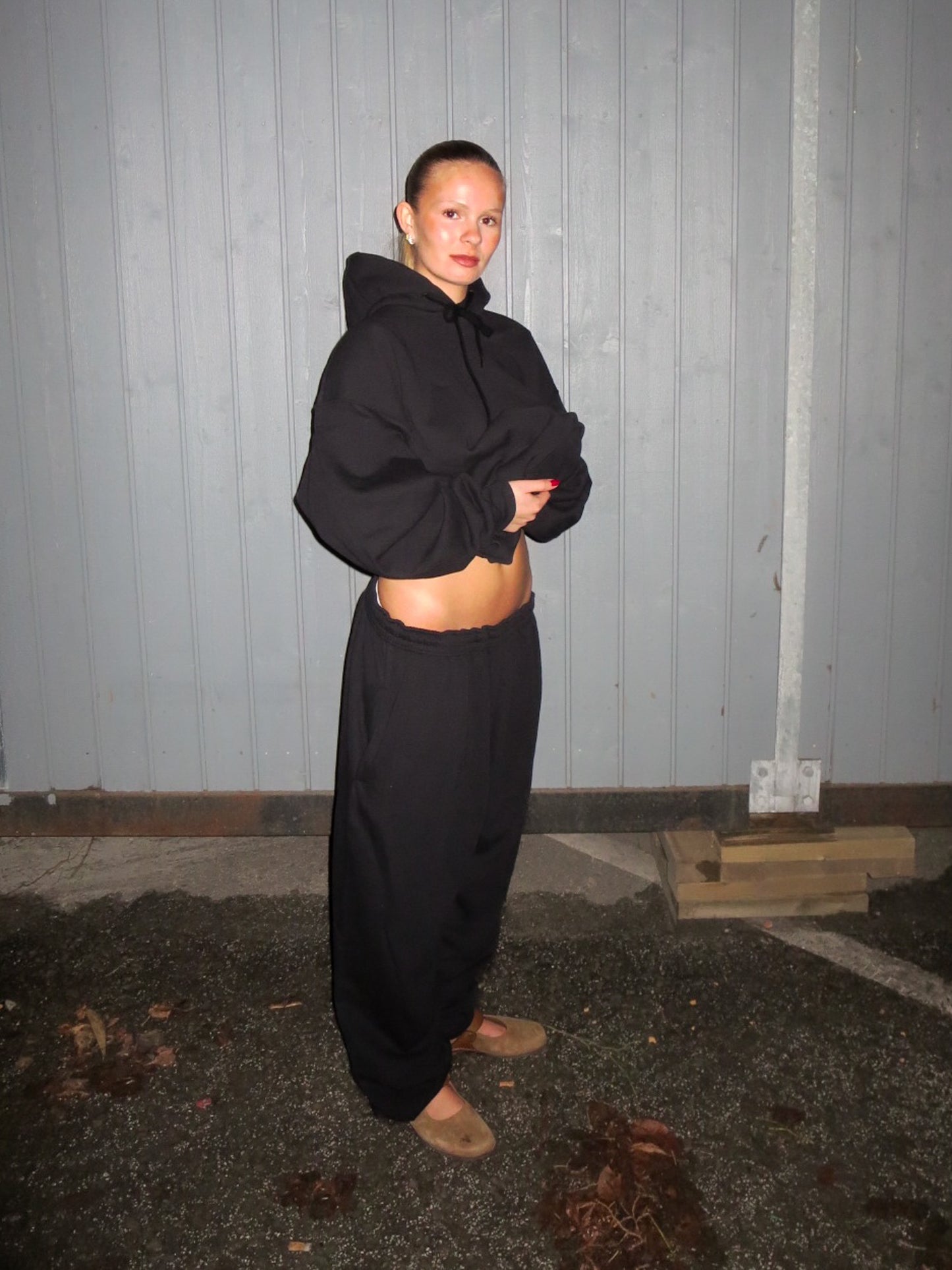 Alberte er 166 cm høj og bruger størrelse XXL. | med sort