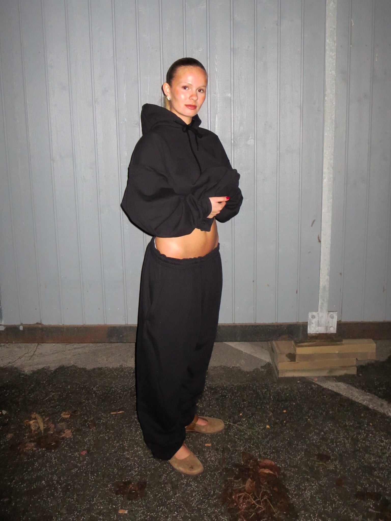 Alberte er 166 cm høj og bruger størrelse XXL. | med sort