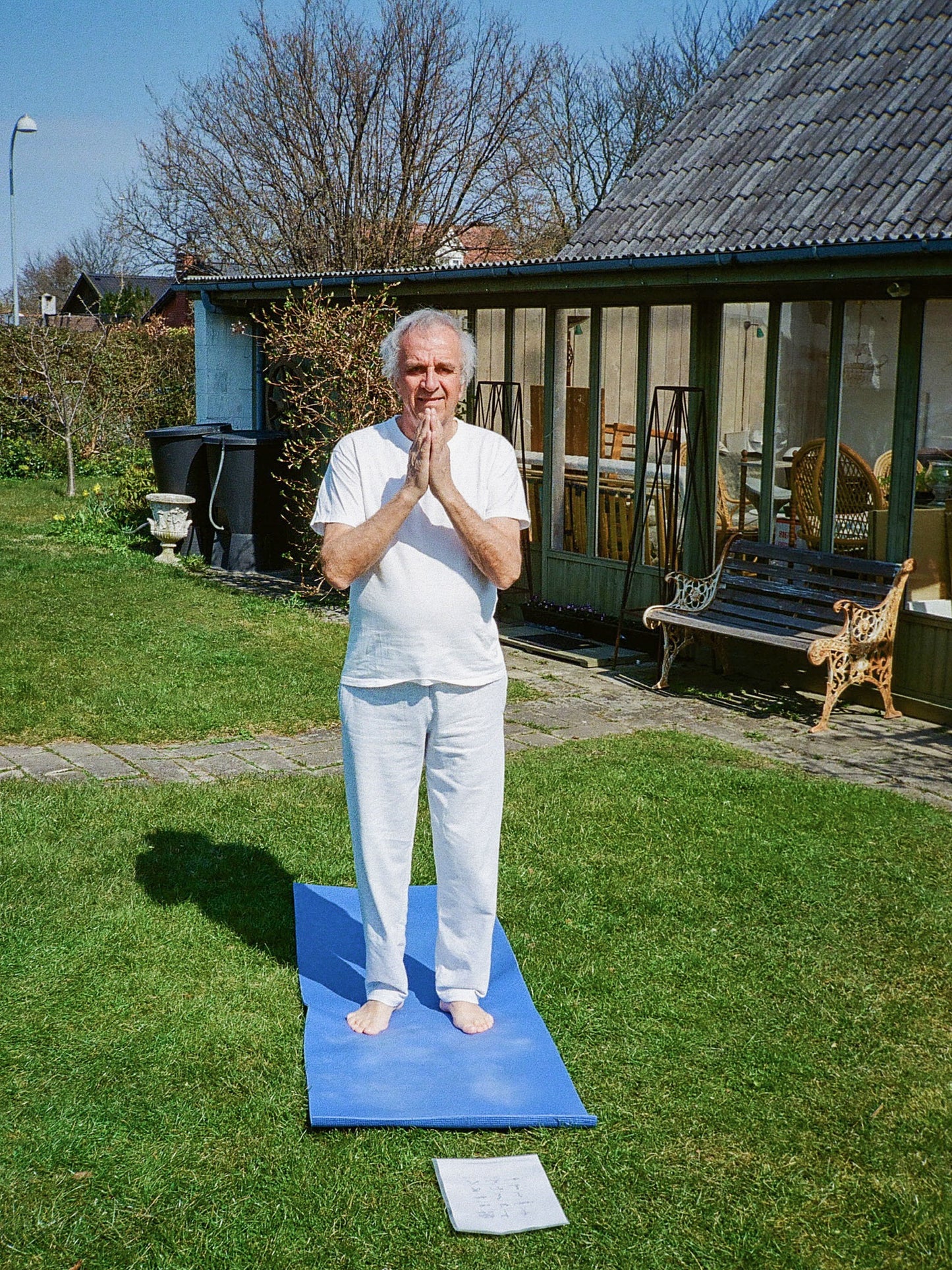 Peter er 182 cm høj og bruger størrelse M. | hvid