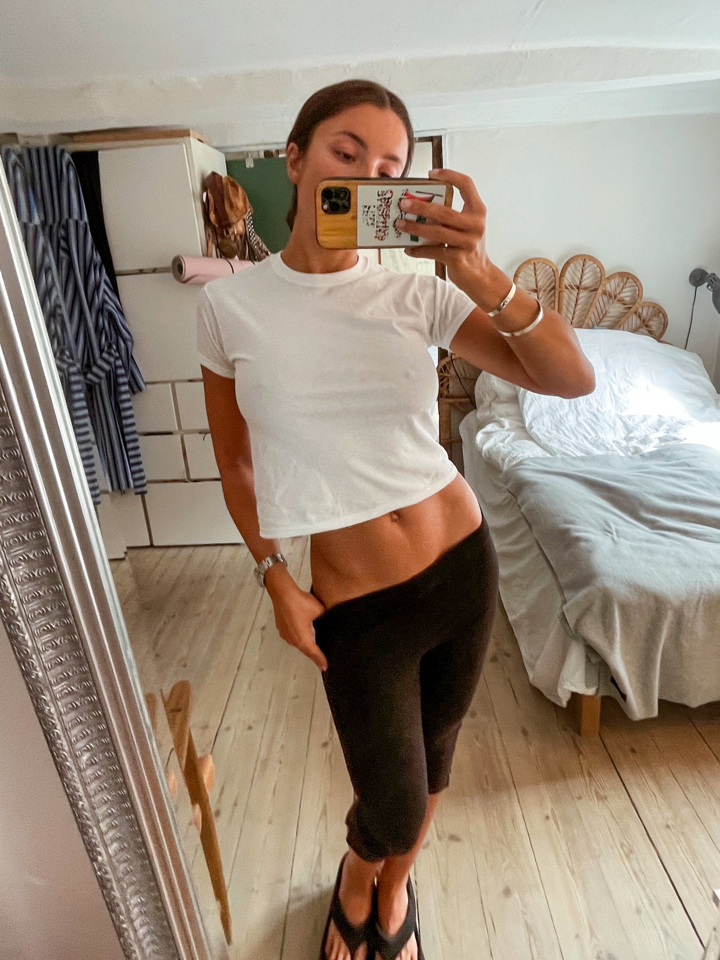 Sofie er 165 cm høj og bruger størrelse XXS. | hvid