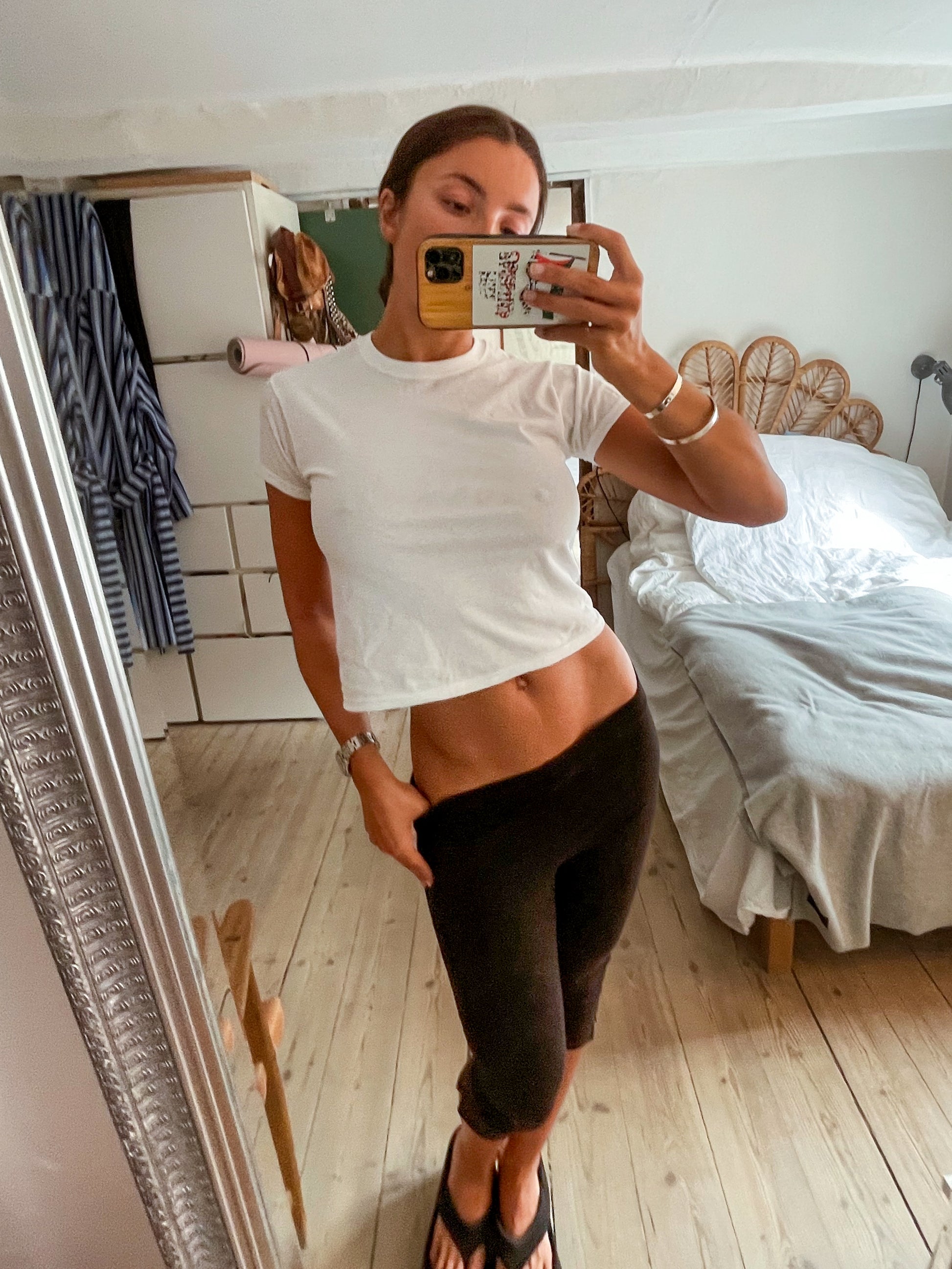 Sofie er 165 cm høj og bruger størrelse XXS. | hvid