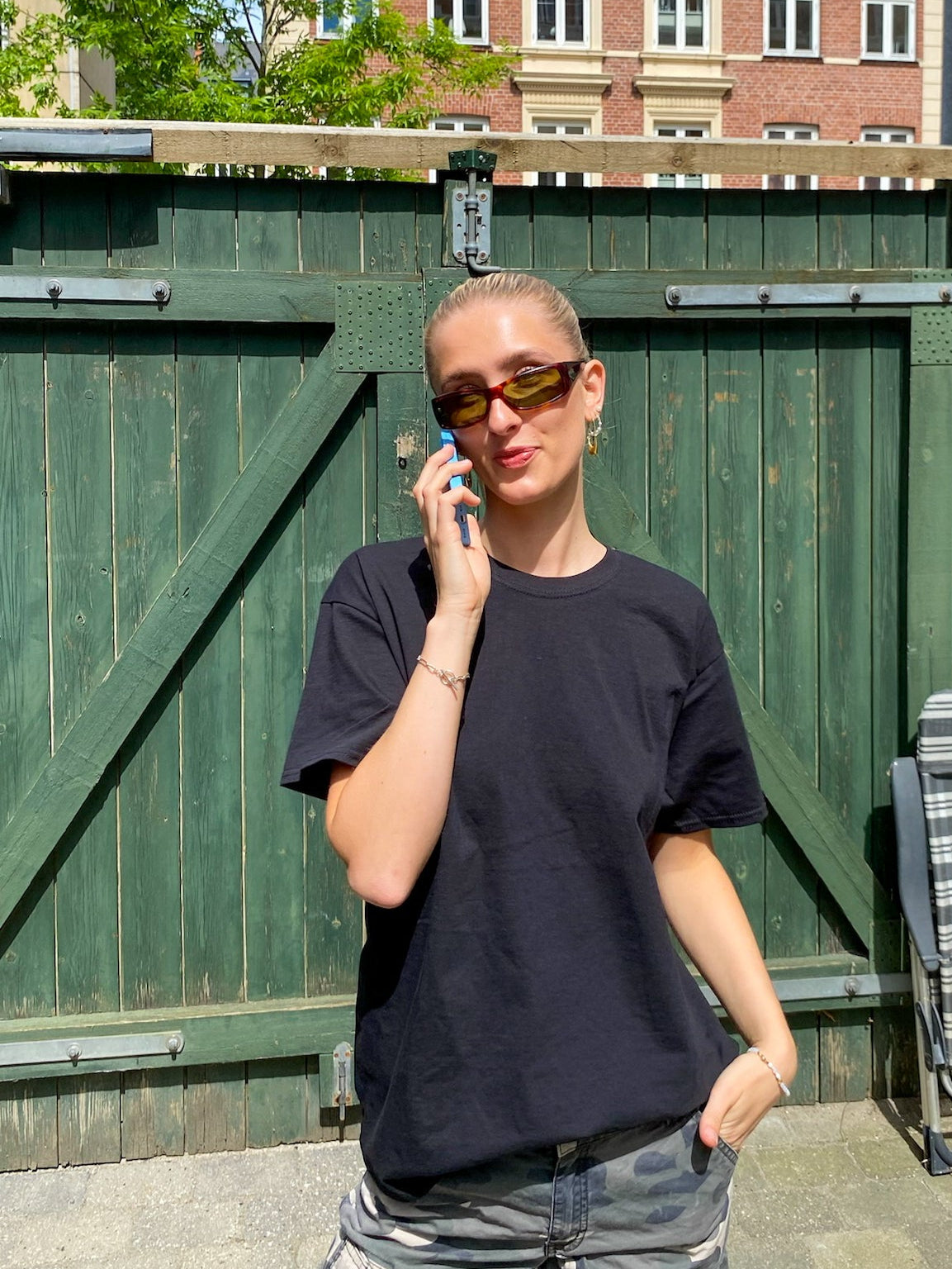 Celina er 179 cm høj og bruger størrelse M. | sort