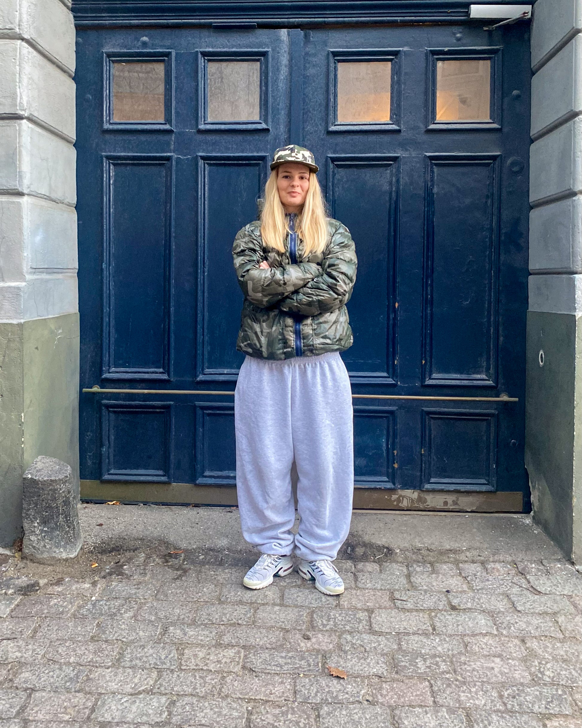 Alberte er 166 cm høj og bruger størrelse XXL.