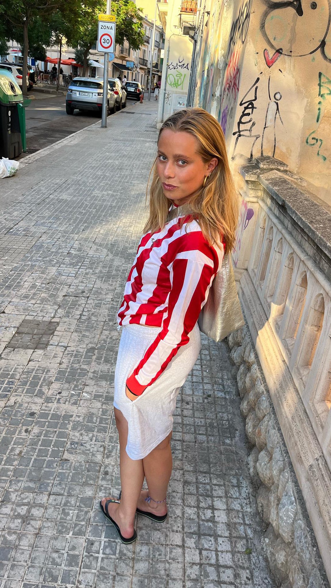 Dagmar er 173 cm høj og bruger størrrelse M.
