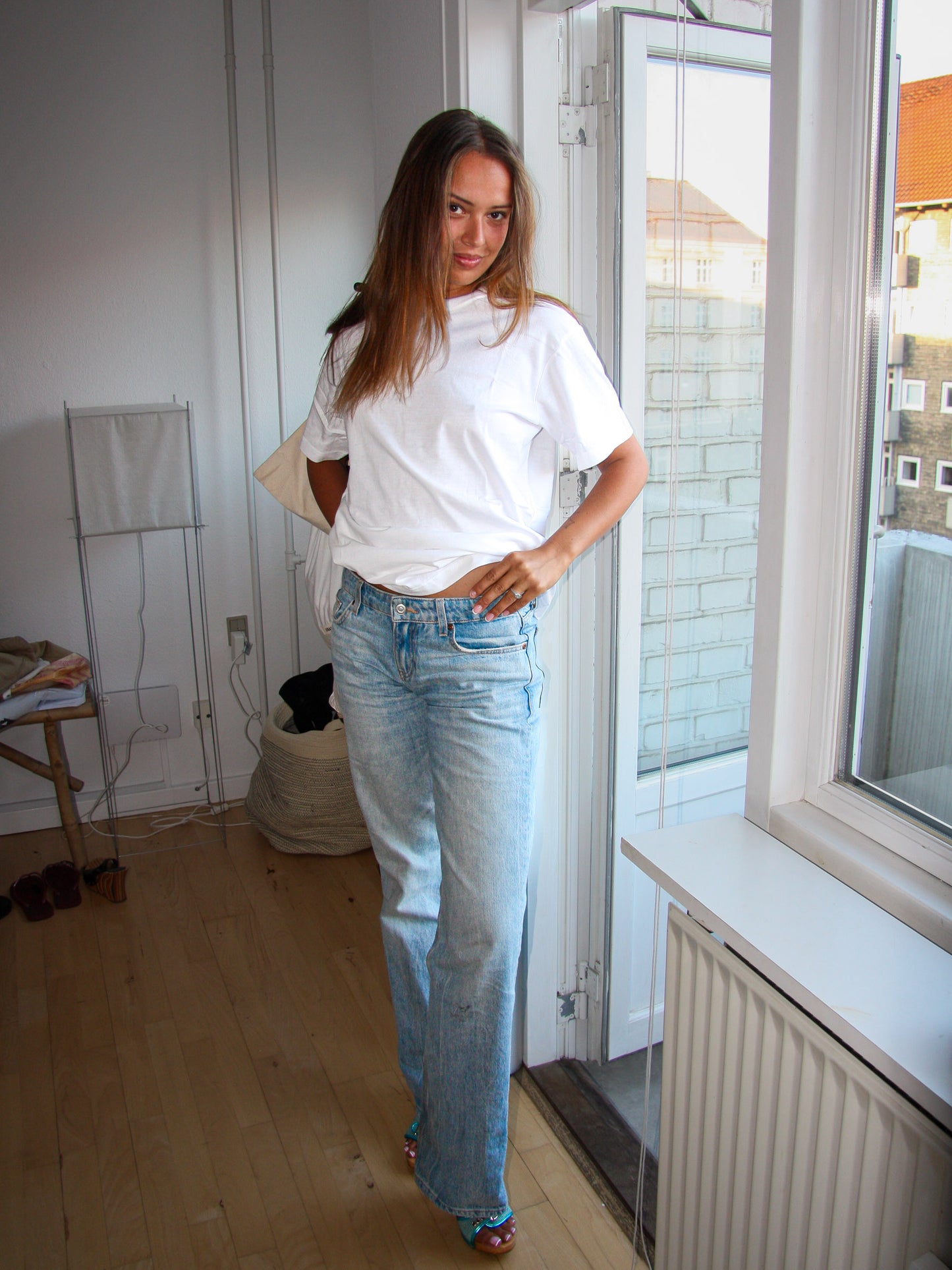 Nadia er 170 cm høj og bruger størrelse S. | hvid