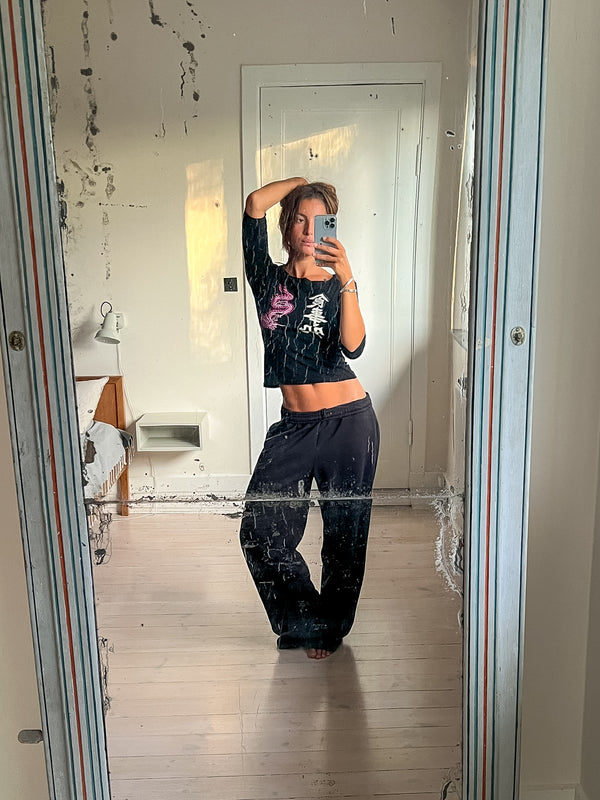 Sofie er 165 cm høj og bruger størrelse M. | uden sort