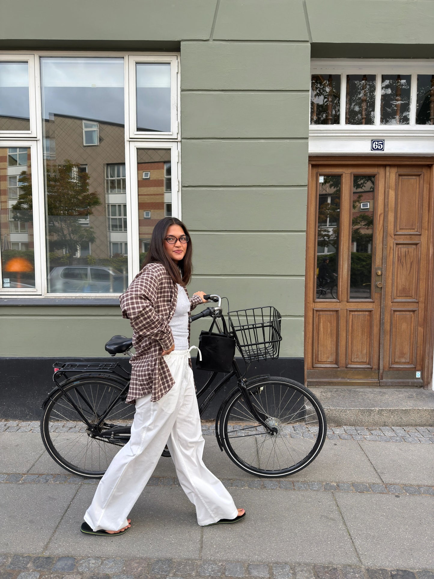 Katja er 170 cm høj og bruger størrelse M. | hvid