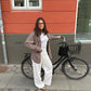 Katja er 170 cm høj og bruger størrelse M. | hvid