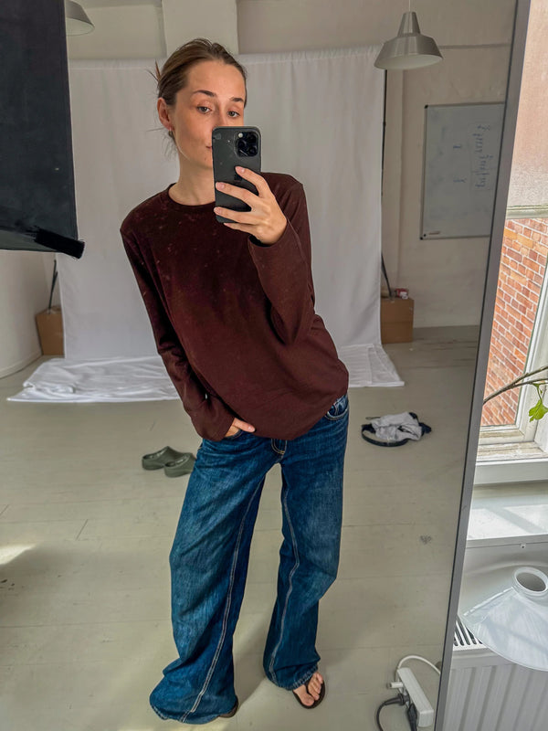 Celine er 168 cm høj og bruger størrelse S. | mørkebrun