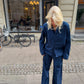 Sofie er 170 cm høj og bruger størrelse M.
