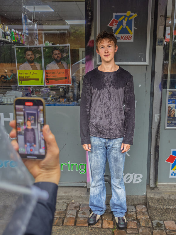 Peter er 188 cm høj og bruger størrelse XL.  | mørkegrå