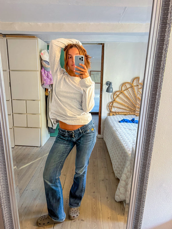 Sofie er 165 cm høj og bruger størrelse S. | grå