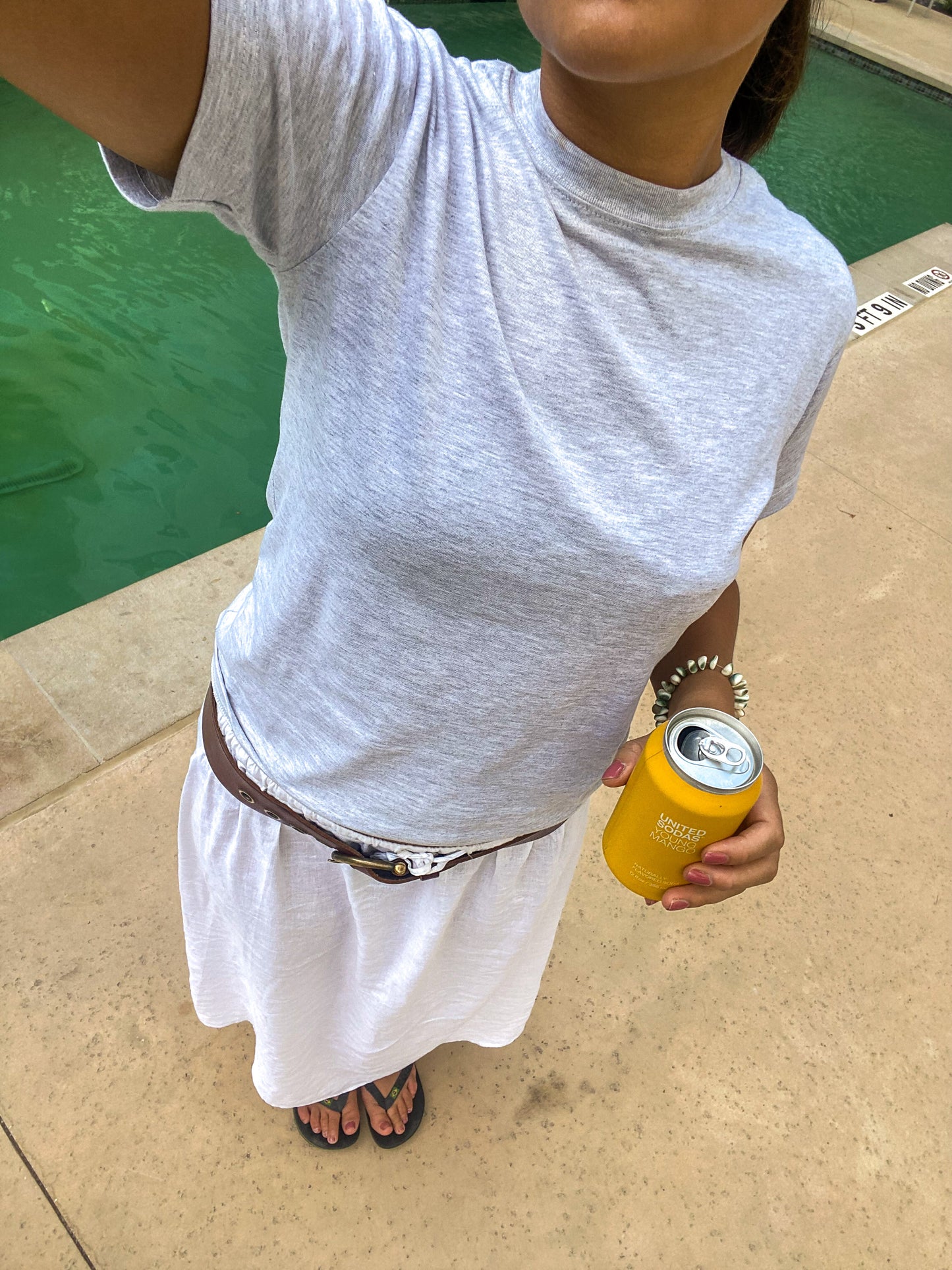 Katja er 170 cm høj og bruger størrelse S. | grå