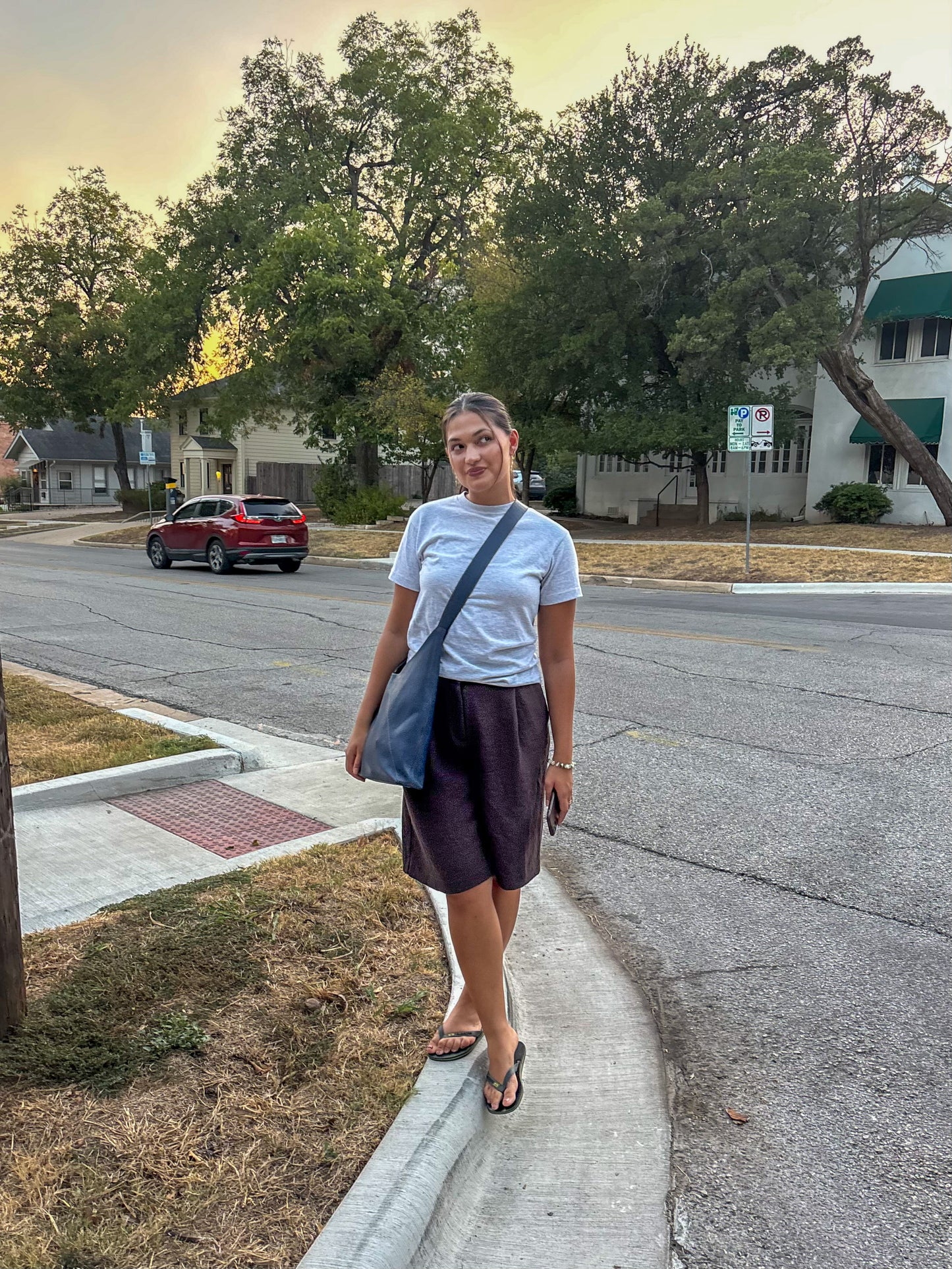 Katja er 170 cm høj og bruger størrelse S. | grå