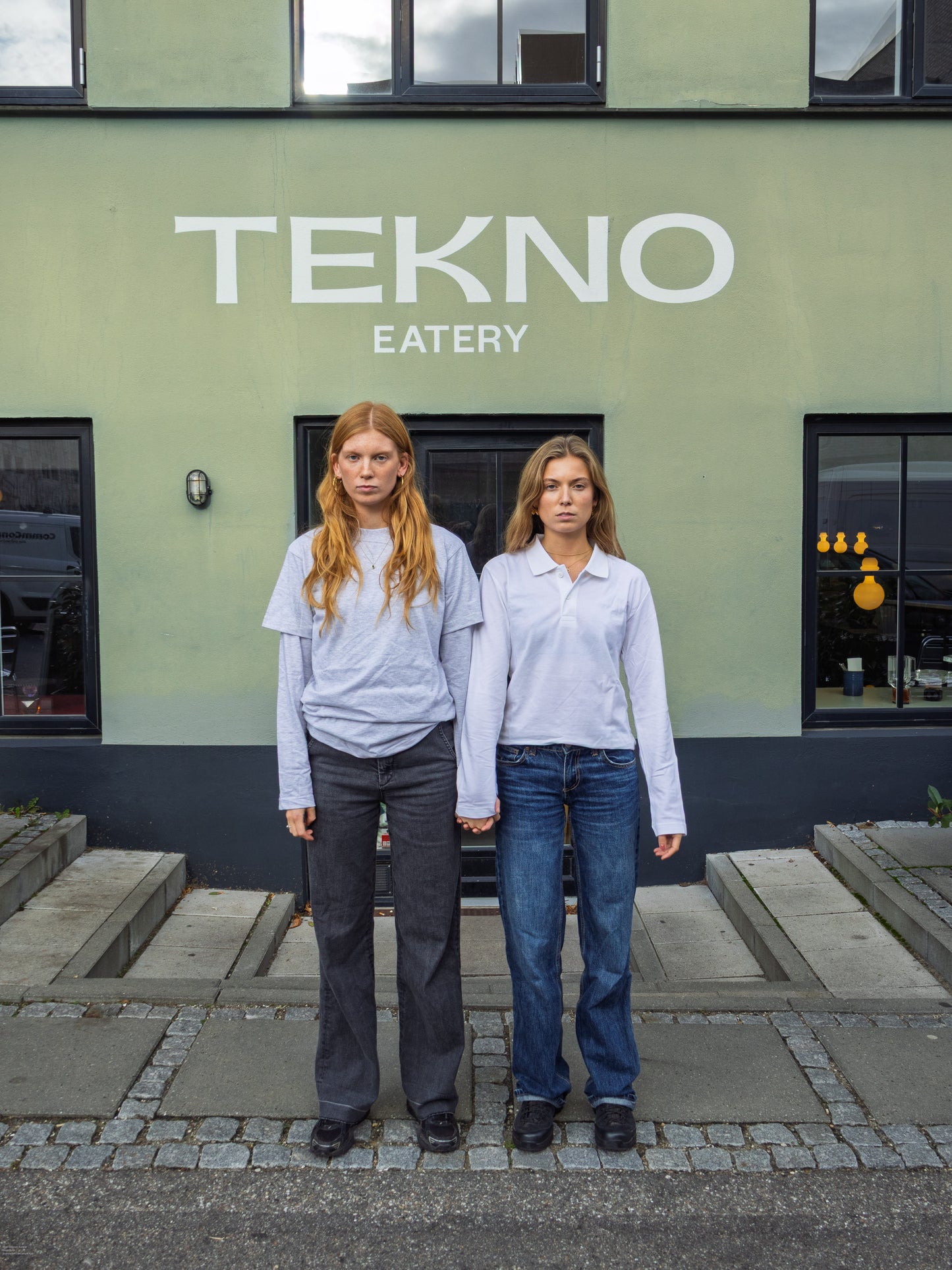 Roberta (t.v.) er 169 cm høj og bruger størrelse M.  | grå