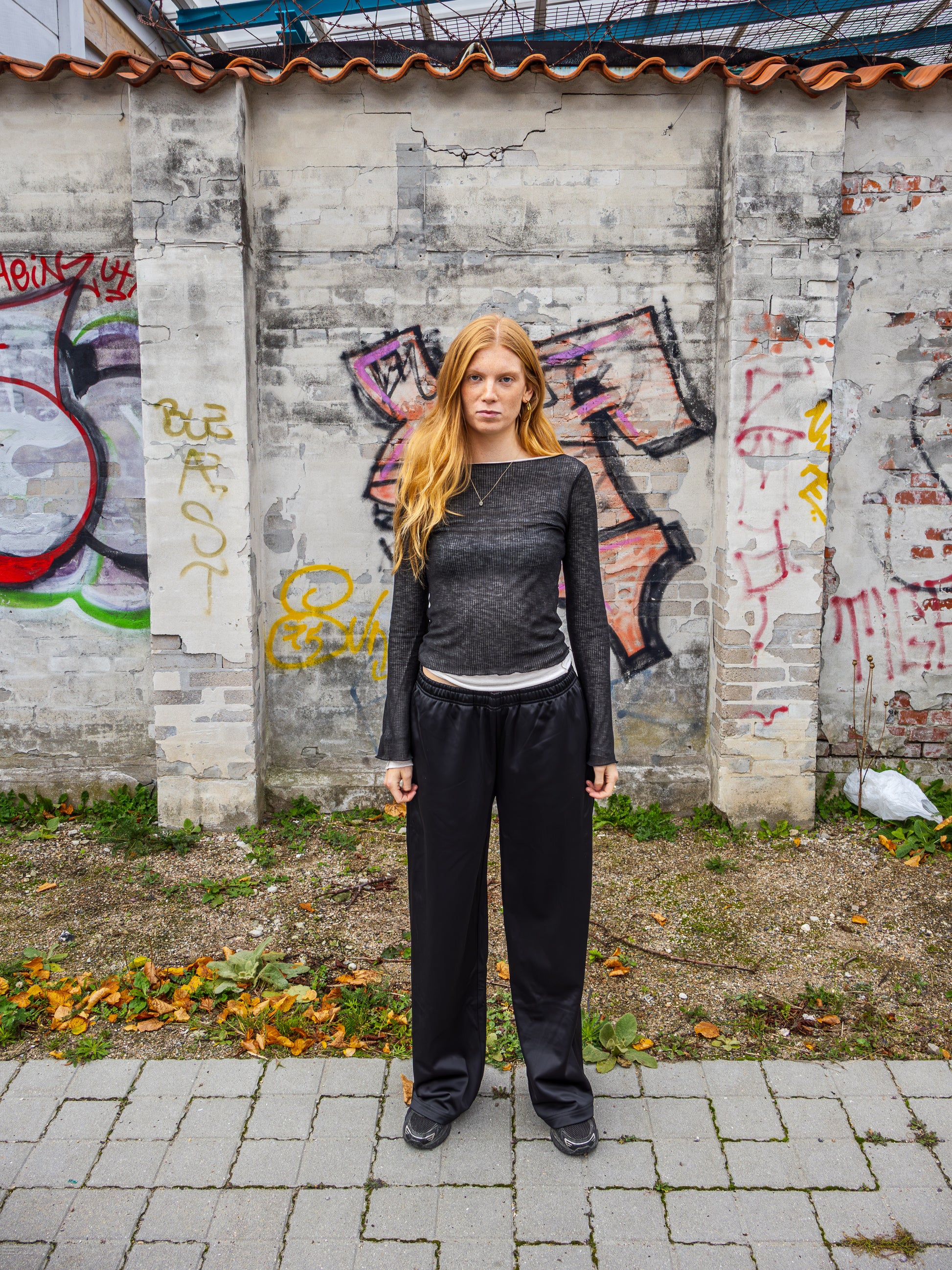 Roberta er 174 cm høj og bruger størrelse M. | sort