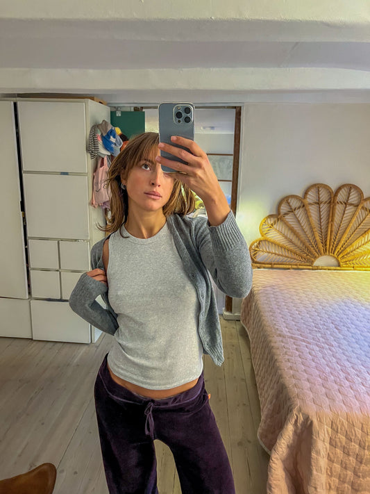 Sofie er 165 cm høj og bruger størrelse XS. | grå