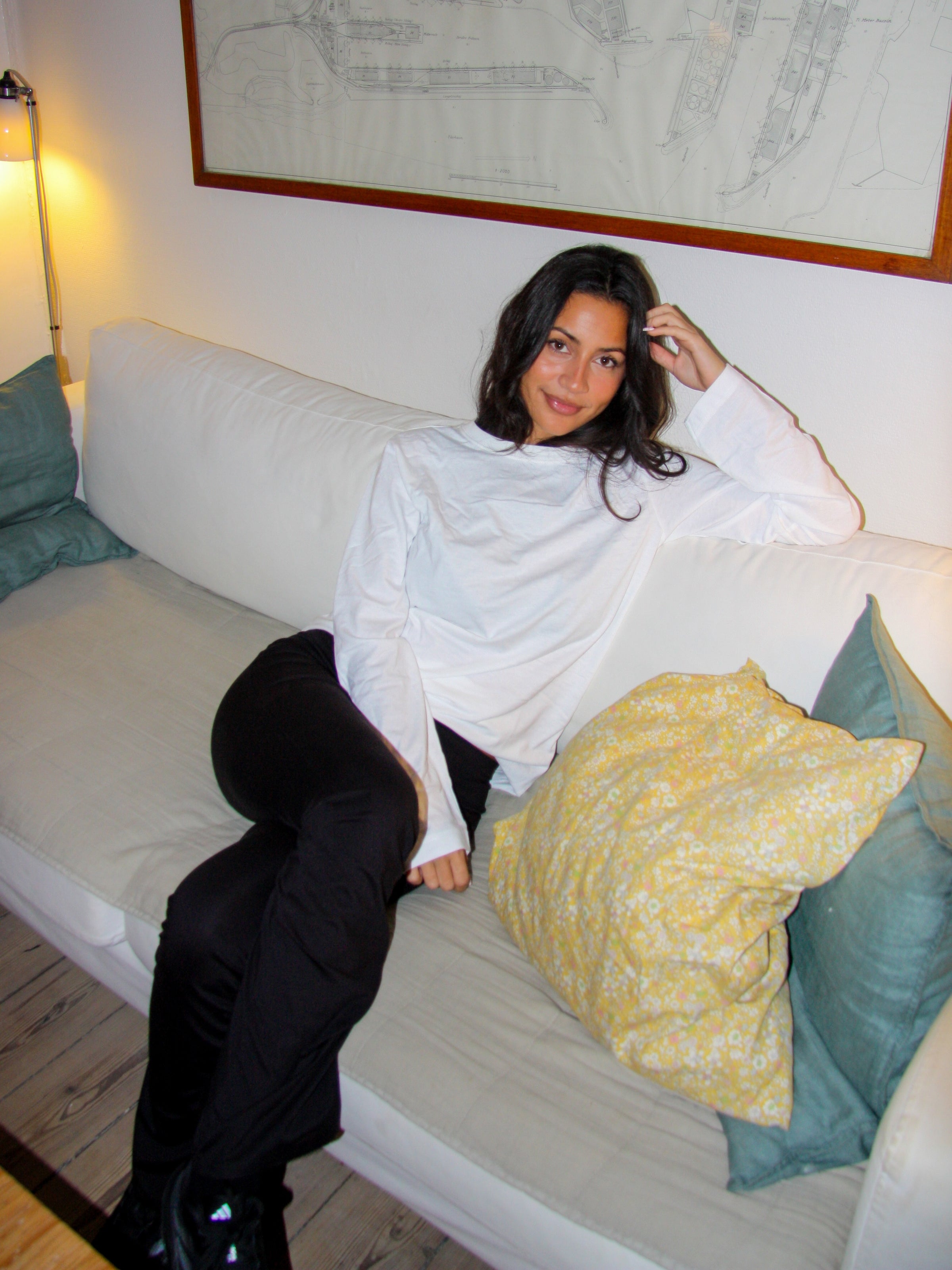 Nanna er 166 cm høj og bruger størrelse M.  | hvid