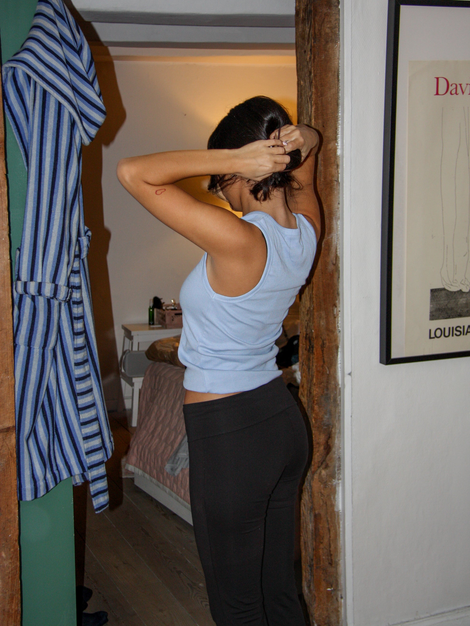 Sofie er 165 cm høj og bruger størrelse S. | lyseblå