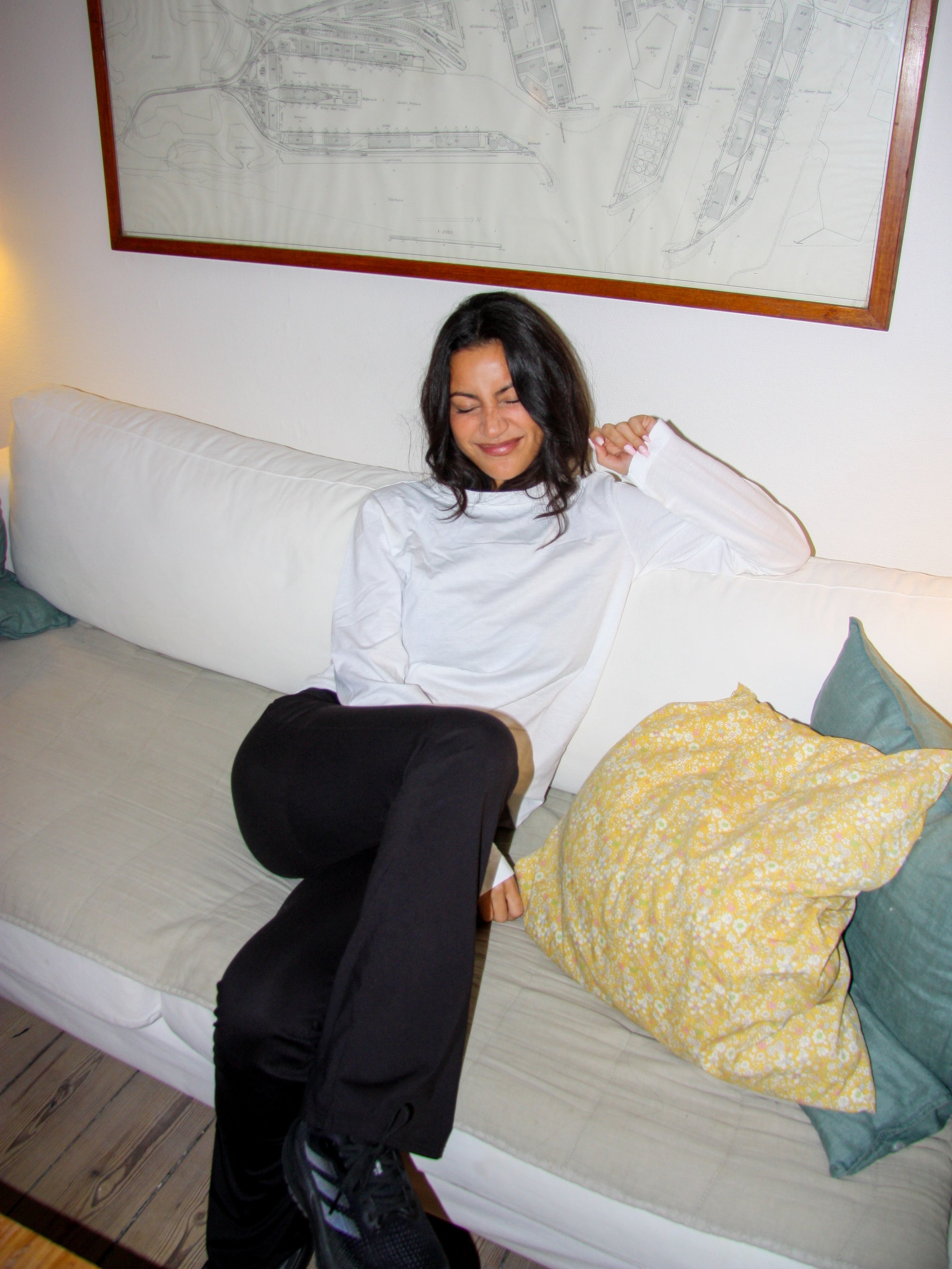 Nanna er 166 cm høj og bruger størrelse M.  | hvid