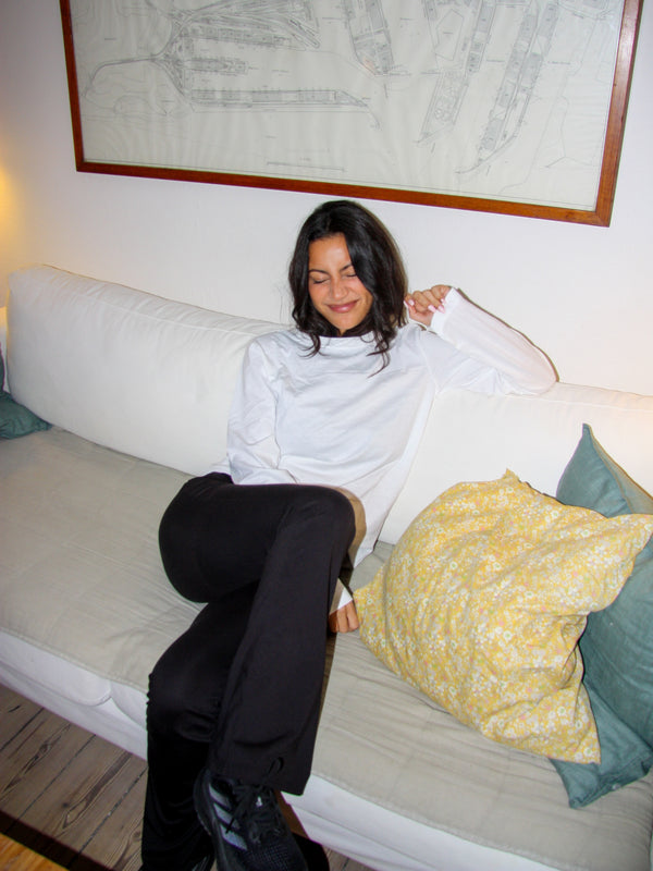 Nanna er 166 cm høj og bruger størrelse S.  | hvid