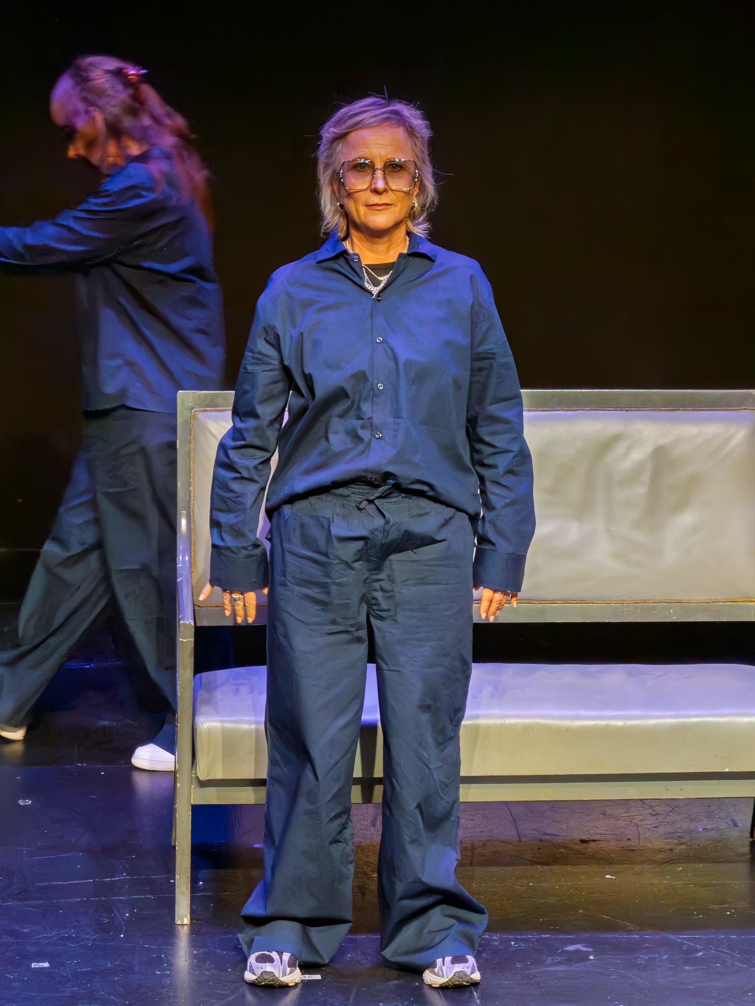 Lisbeth er 167 cm høj og bruger størrelse M. | mørkeblå