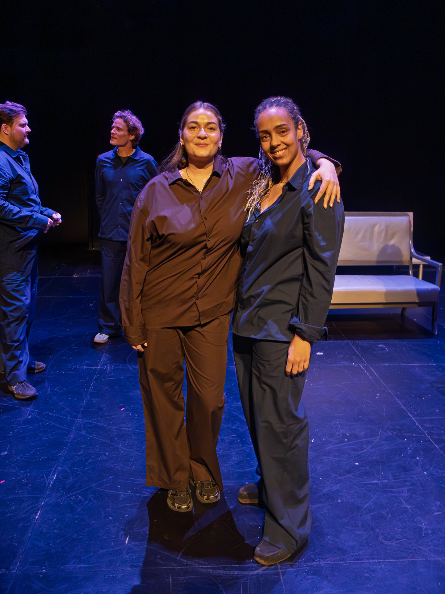 Signe (t.h.) bruger størrelse M. Vi har spurgt om hende højde!! Kh Boom  