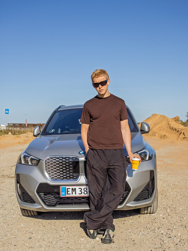 Peter er 188 cm høj og bruger størrelse XL. | mørkebrun