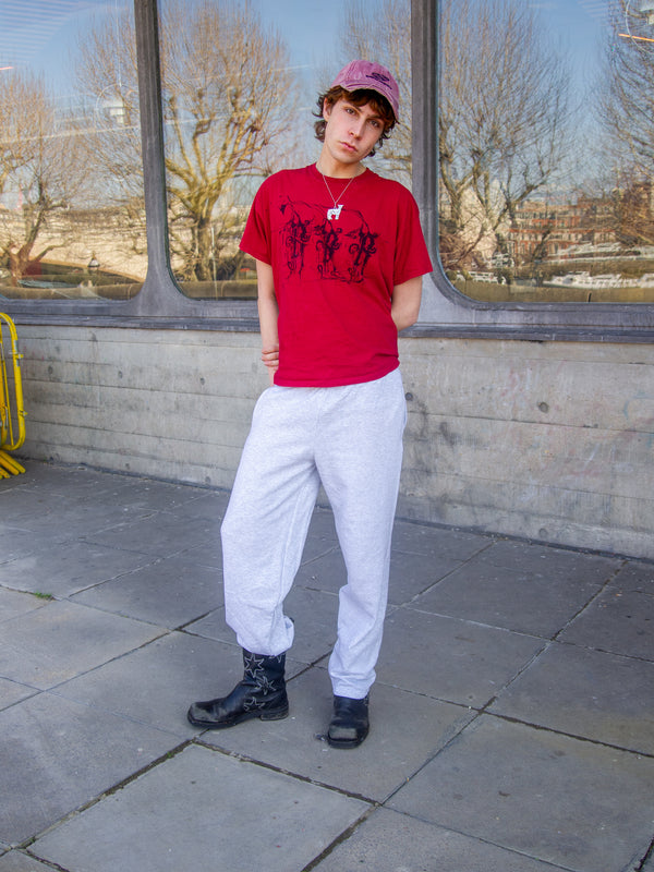 Alex er 190 cm høj og bruger størrelse XL. | grå