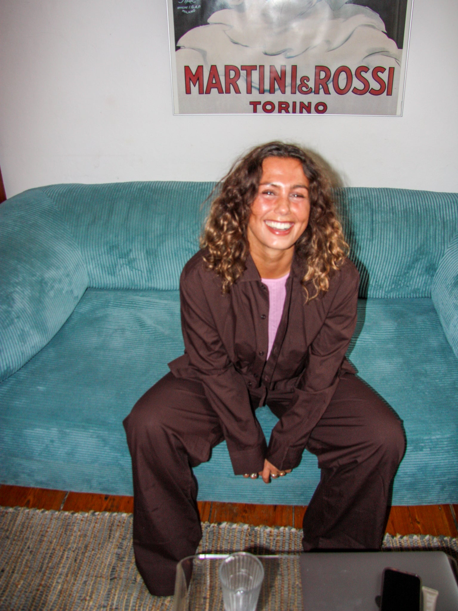 Anna er 175 cm høj og bruger størrelse M. | mørkebrun