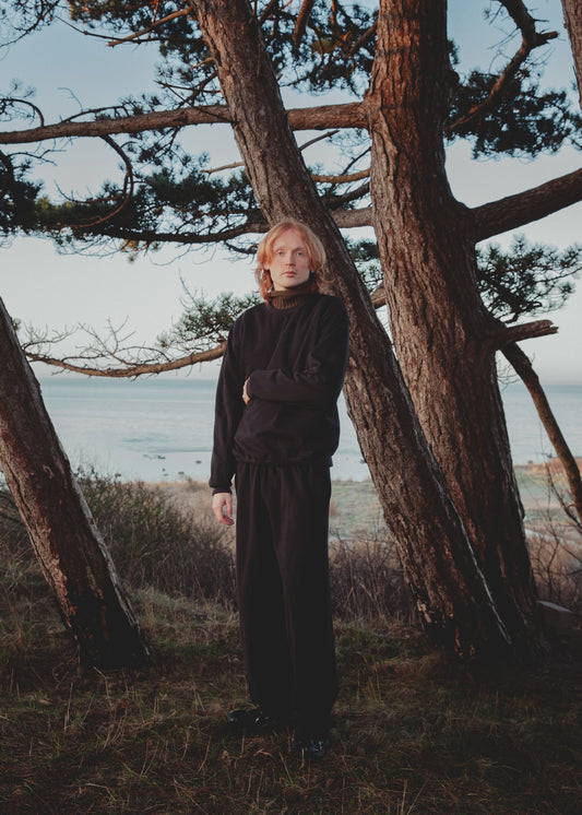 Andreas er 185 cm høj og bruger størrelse L. 