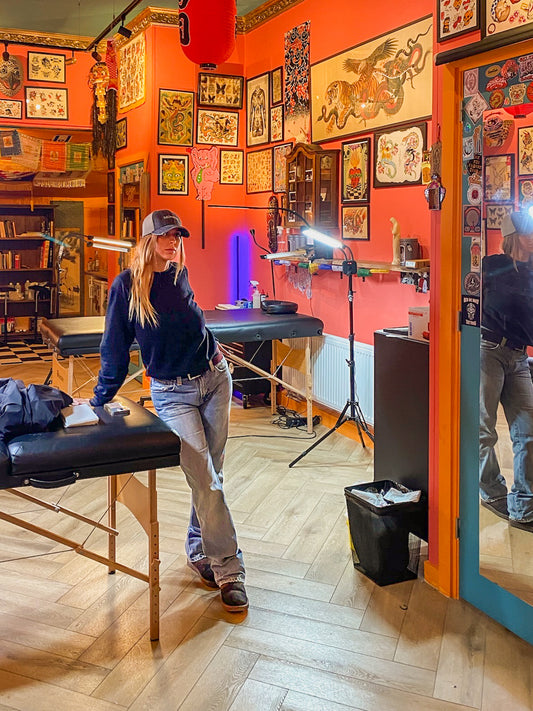 Laura er 165 cm høj og bruger størrelse S. | sort