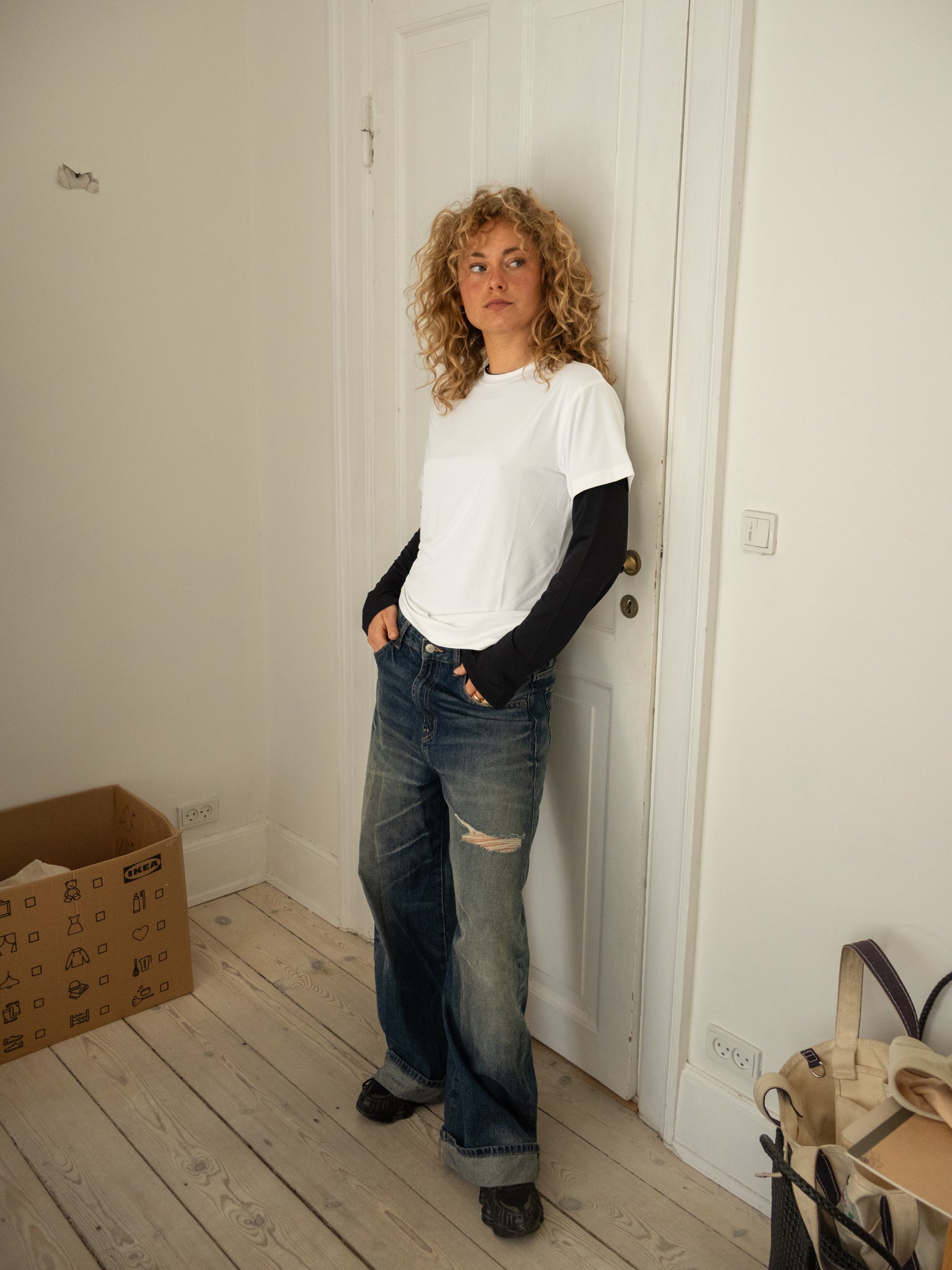Cecilie er 168 cm høj og bruger størrelse S. | sort