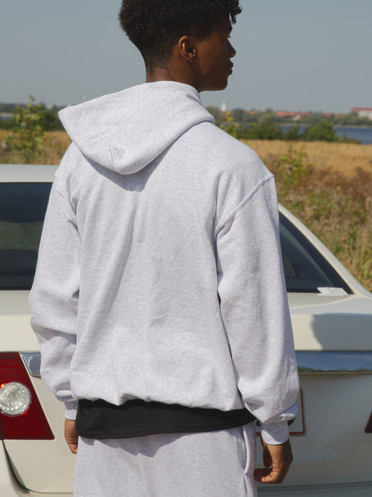 Filip er 185 cm høj og bruger størrelse L. | grå