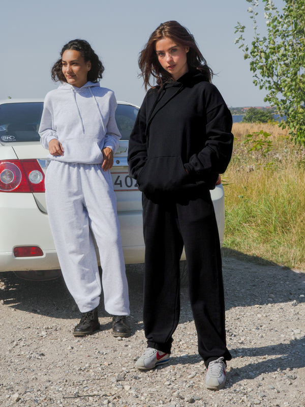 Johanne er 165 cm høj og bruger størrelse XS. | uden sort