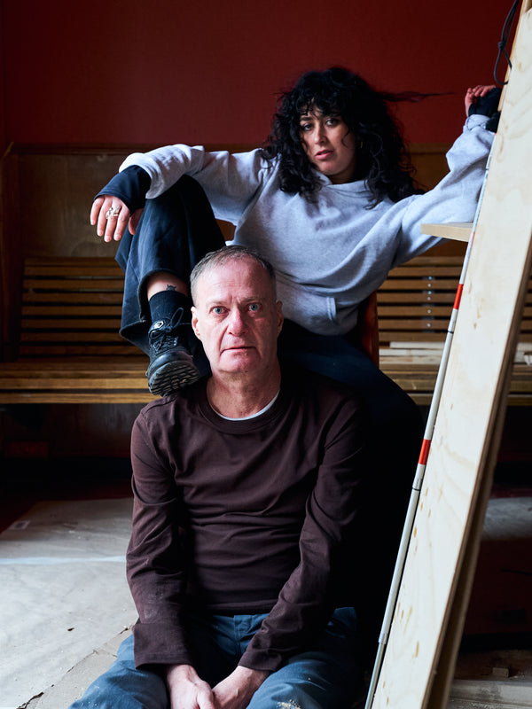 Knud er 183 cm høj og bruger størrelse L. | mørkebrun