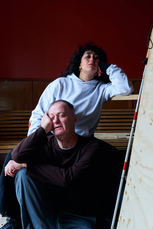 Knud er 183 cm høj og bruger størrelse L. | mørkebrun