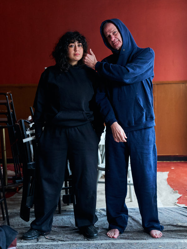 Mina er 165 cm høj og bruger størrelse 
L. | sort