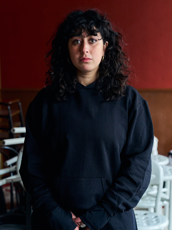 Mina er 165 cm høj og bruger størrelse 
M. | sort