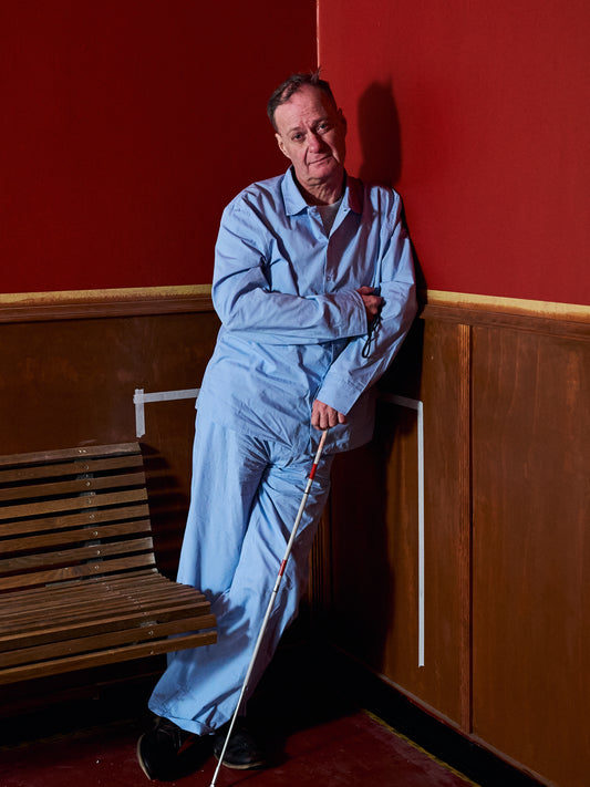 Knud er 183 cm høj og bruger størrelse L. 